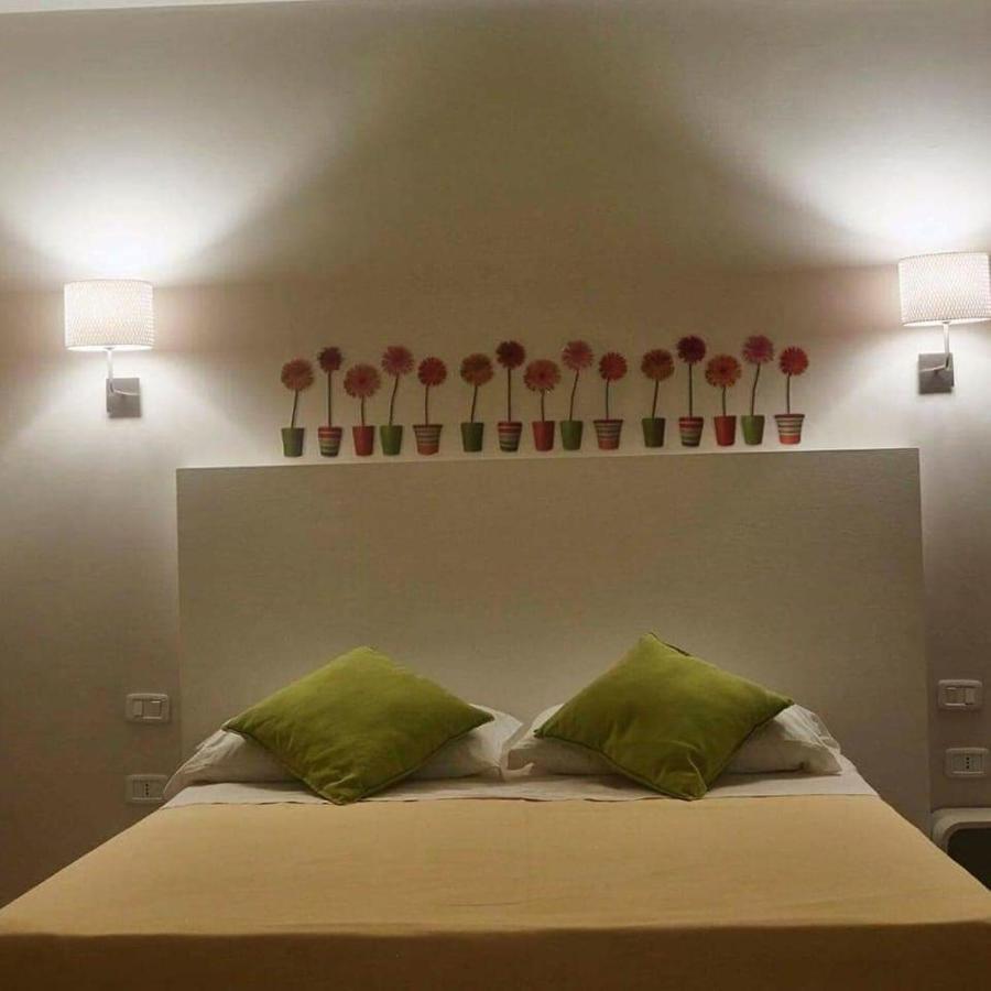 B&B Il Quadrato มารินา ดิ เซียโวเนีย ภายนอก รูปภาพ